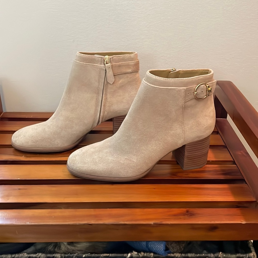 Tori Burch shoes size 7